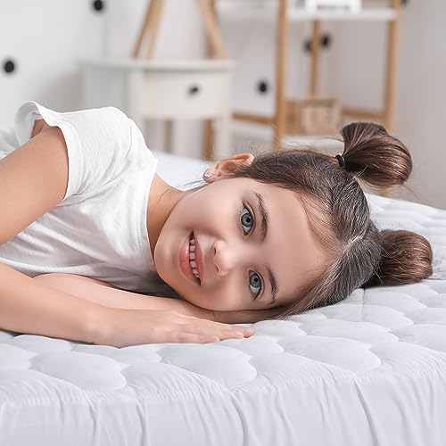 Utopia Bedding Waterproof Mattress Protector Queen Size 1